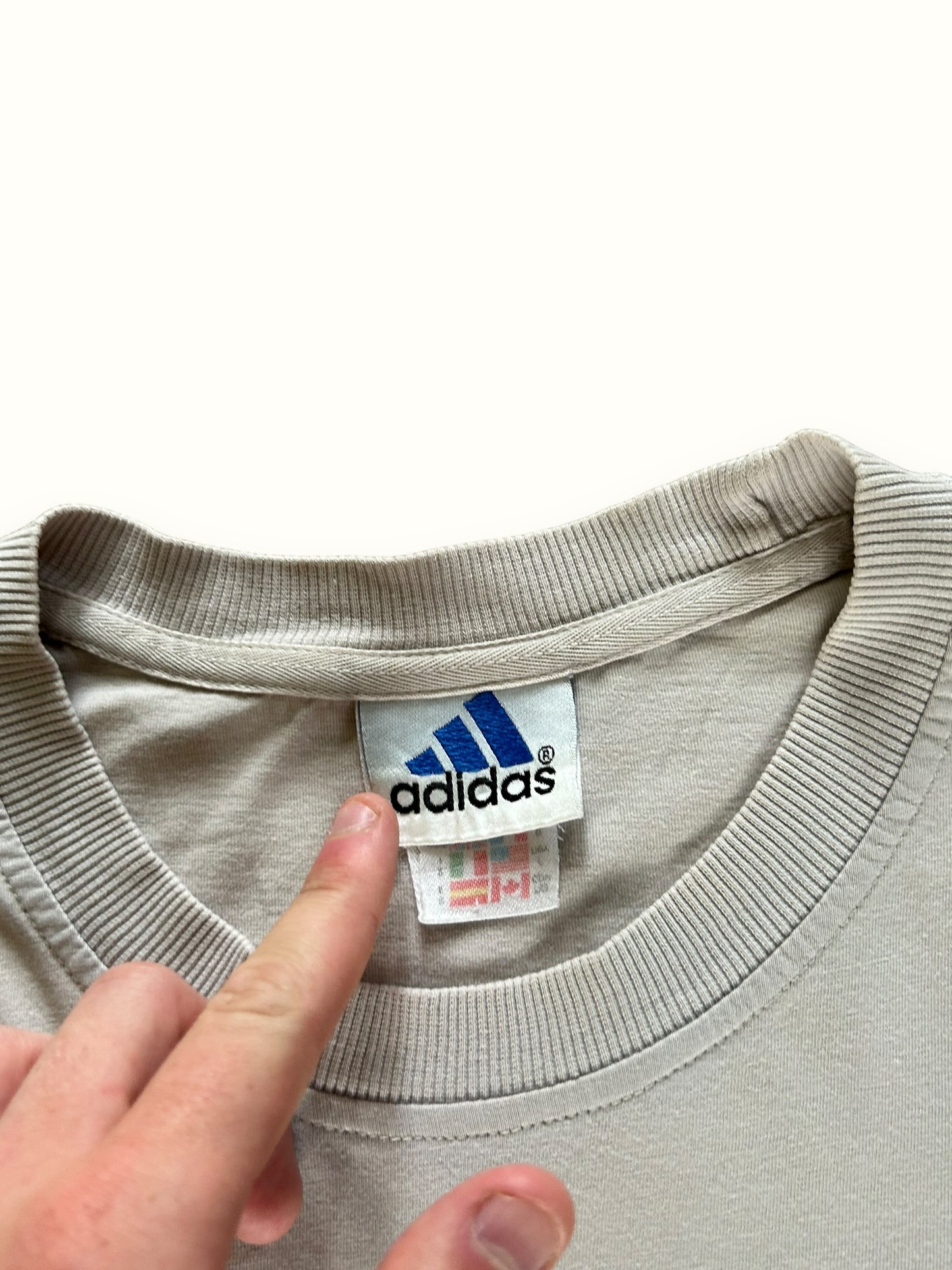 Vintage Adidas small logo tee (L)