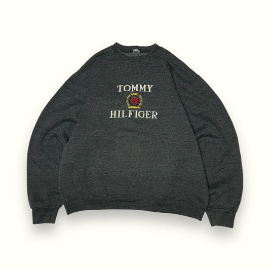 Vintage Tommy Hilfiger centre logo sweatshirt (M)