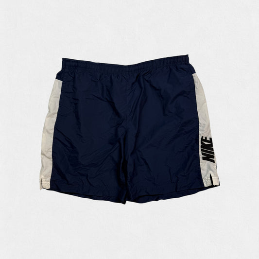 Vintage Nike spell out shorts (XXL)