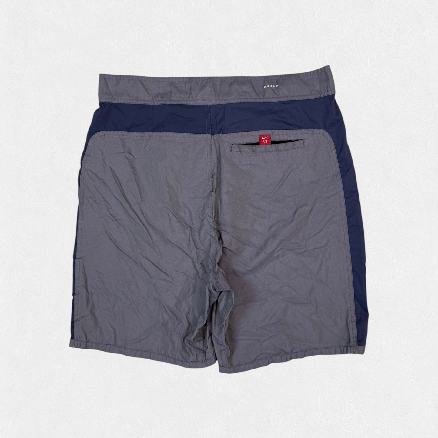 Vintage Nike volleyball baggy side stripe shorts (W34)