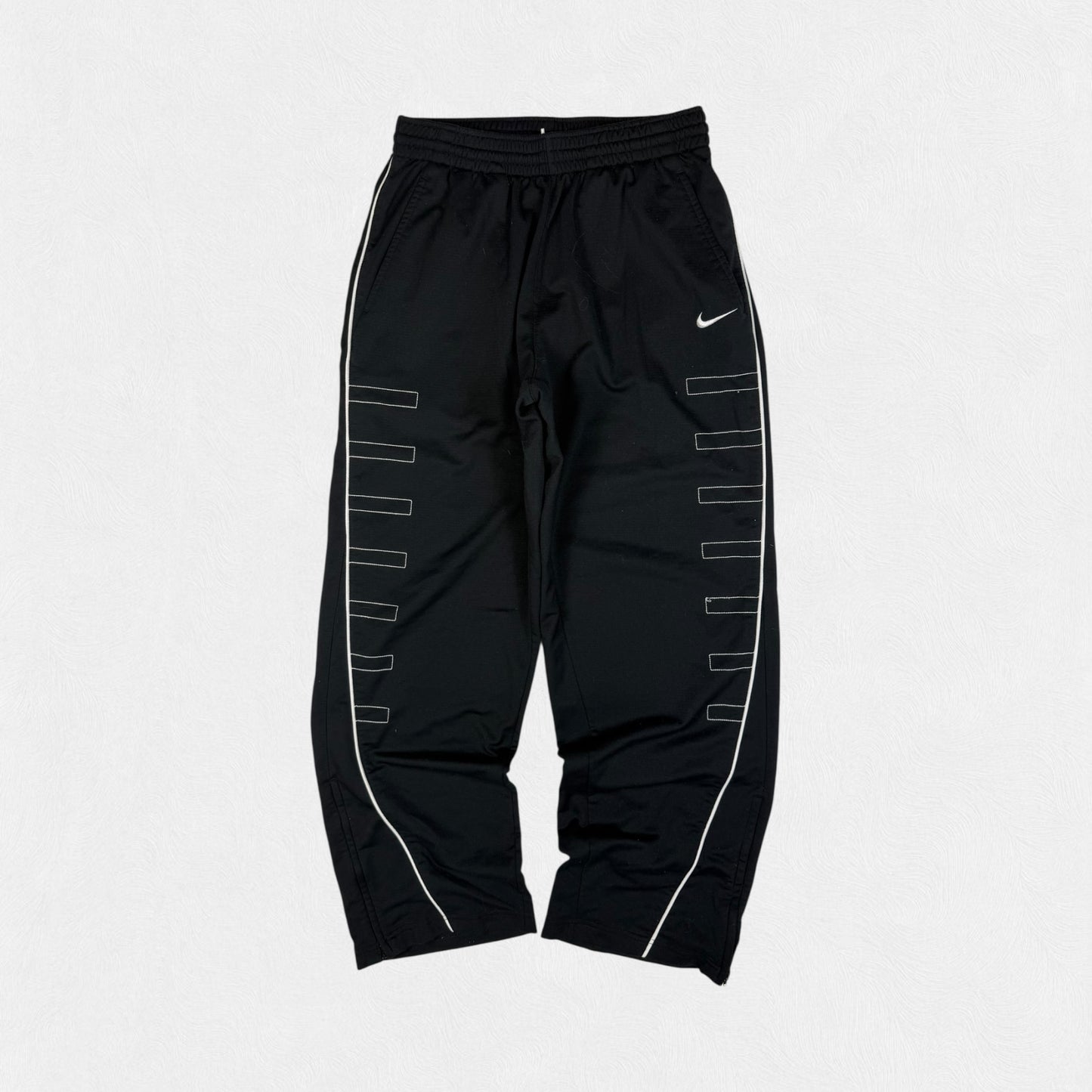 Vintage Nike baggy track pants (L)