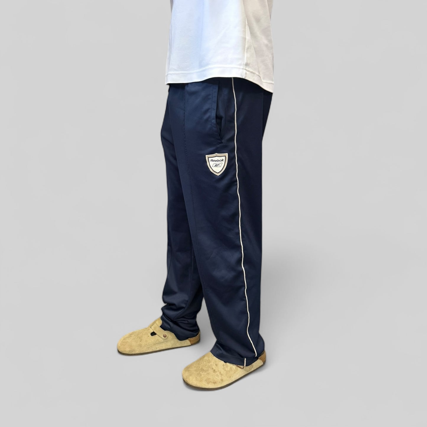 Vintage Reebok baggy track pants (M)