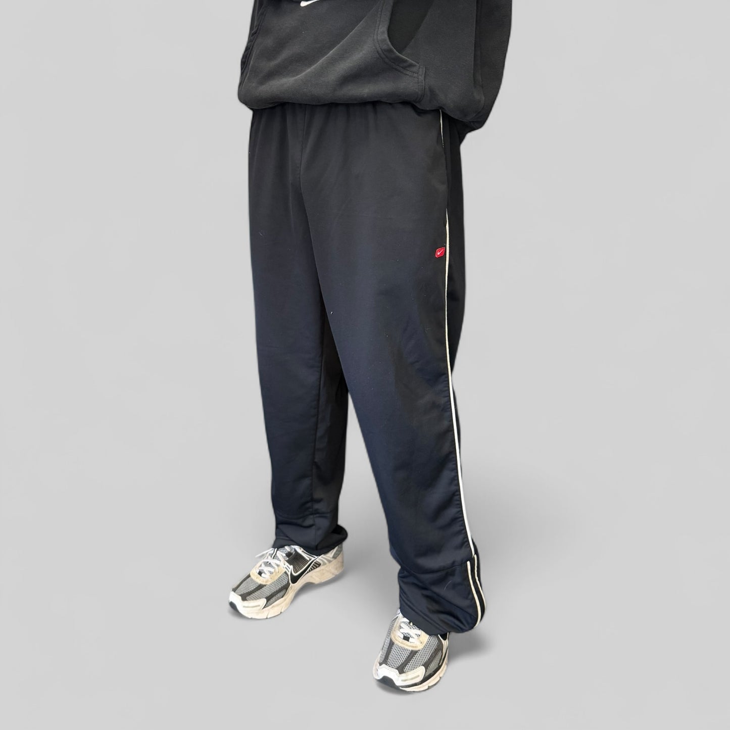 Vintage Nike baggy track pants (XL)