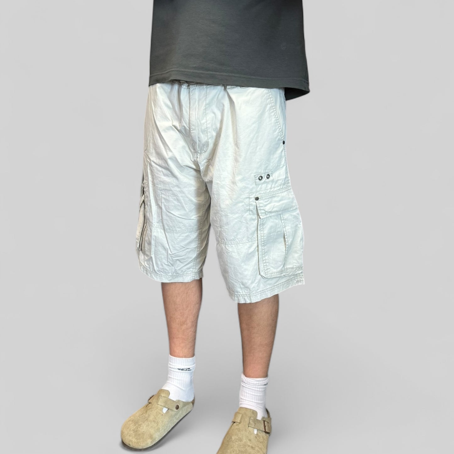 Vintage technical baggy cargo shorts (W38)