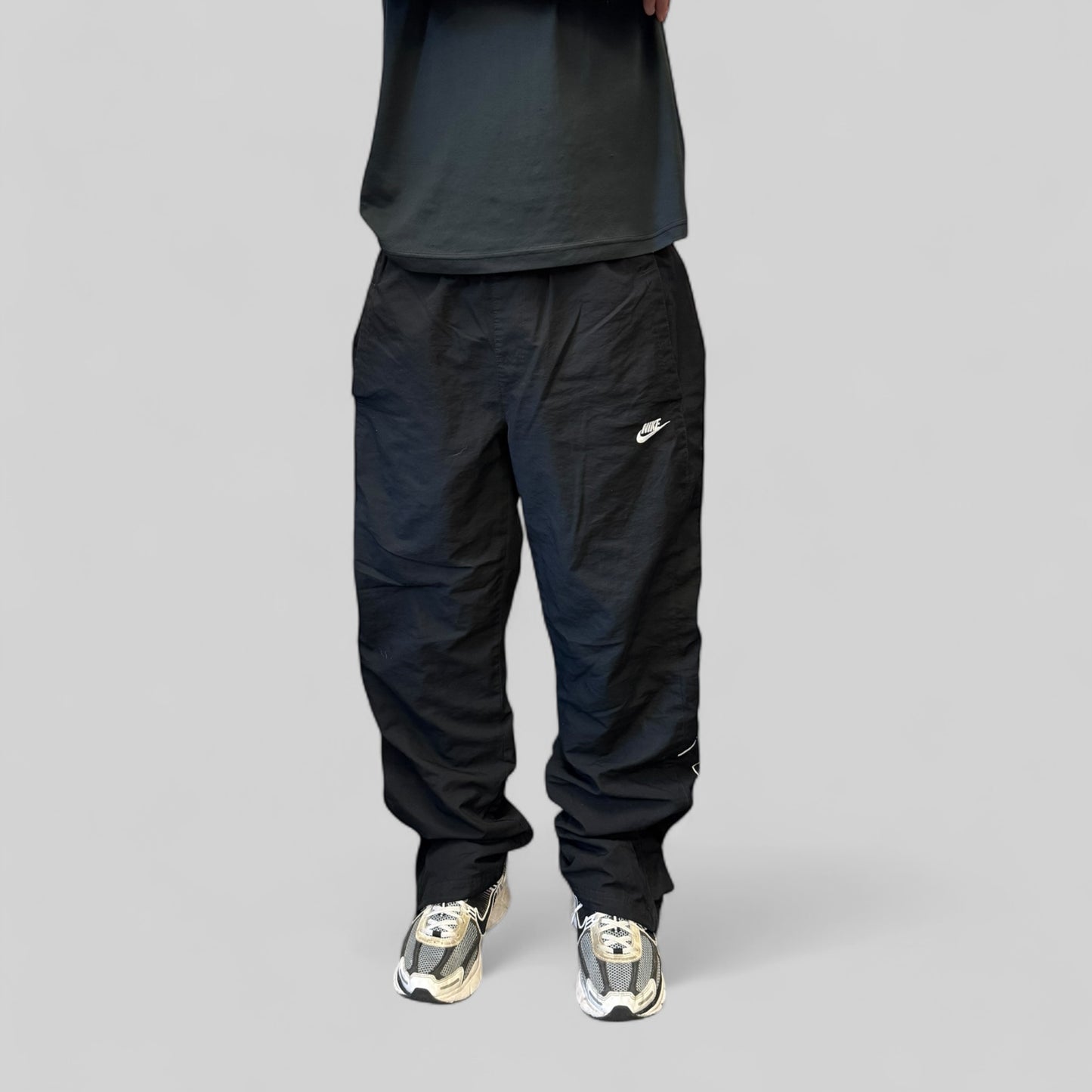Vintage Nike baggy track pants (L)