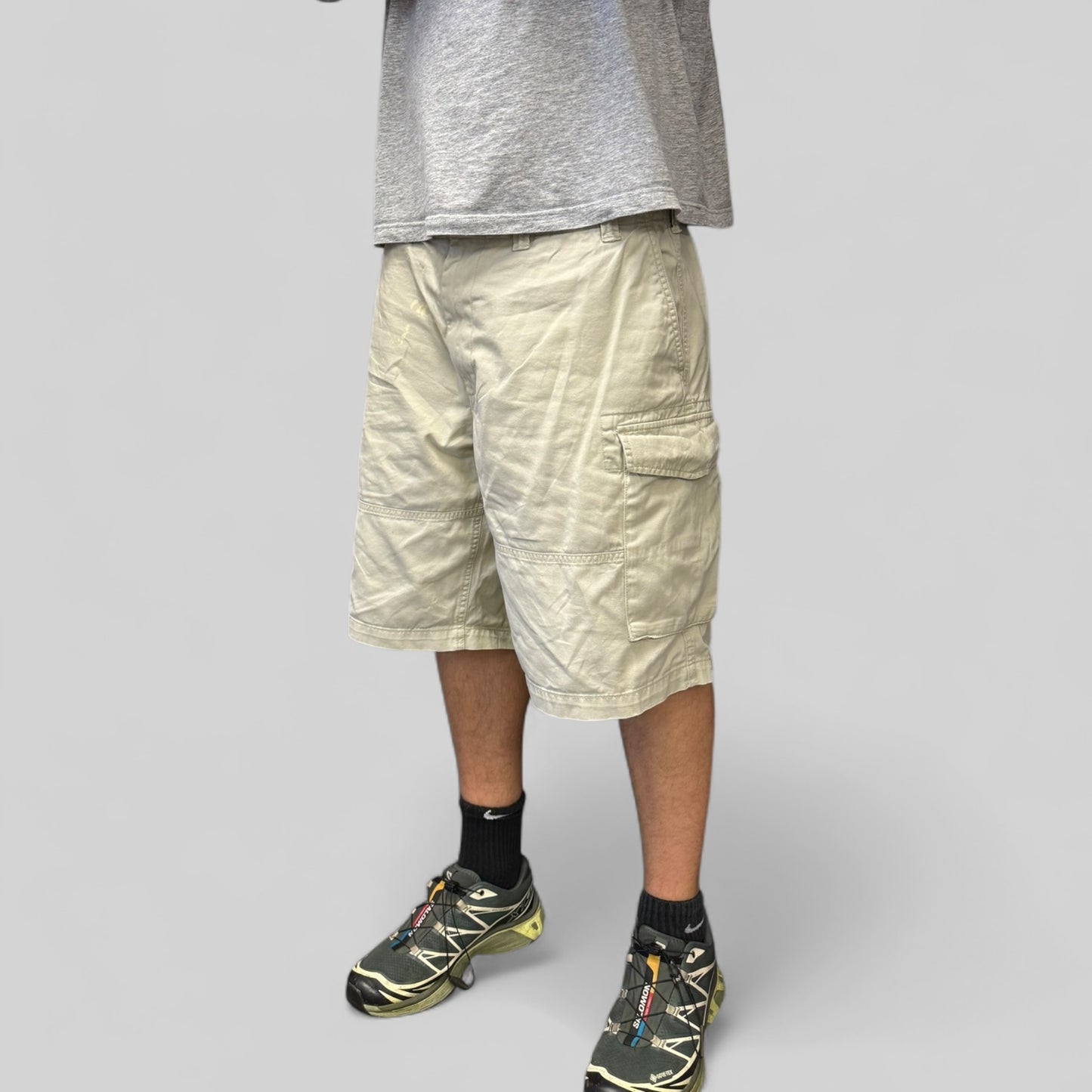 Polo Ralph Lauren baggy cargo shorts (W38)