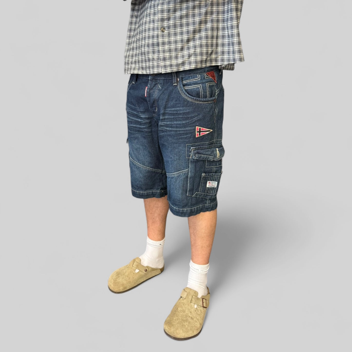 Vintage Norway baggy cargo jorts (W36)