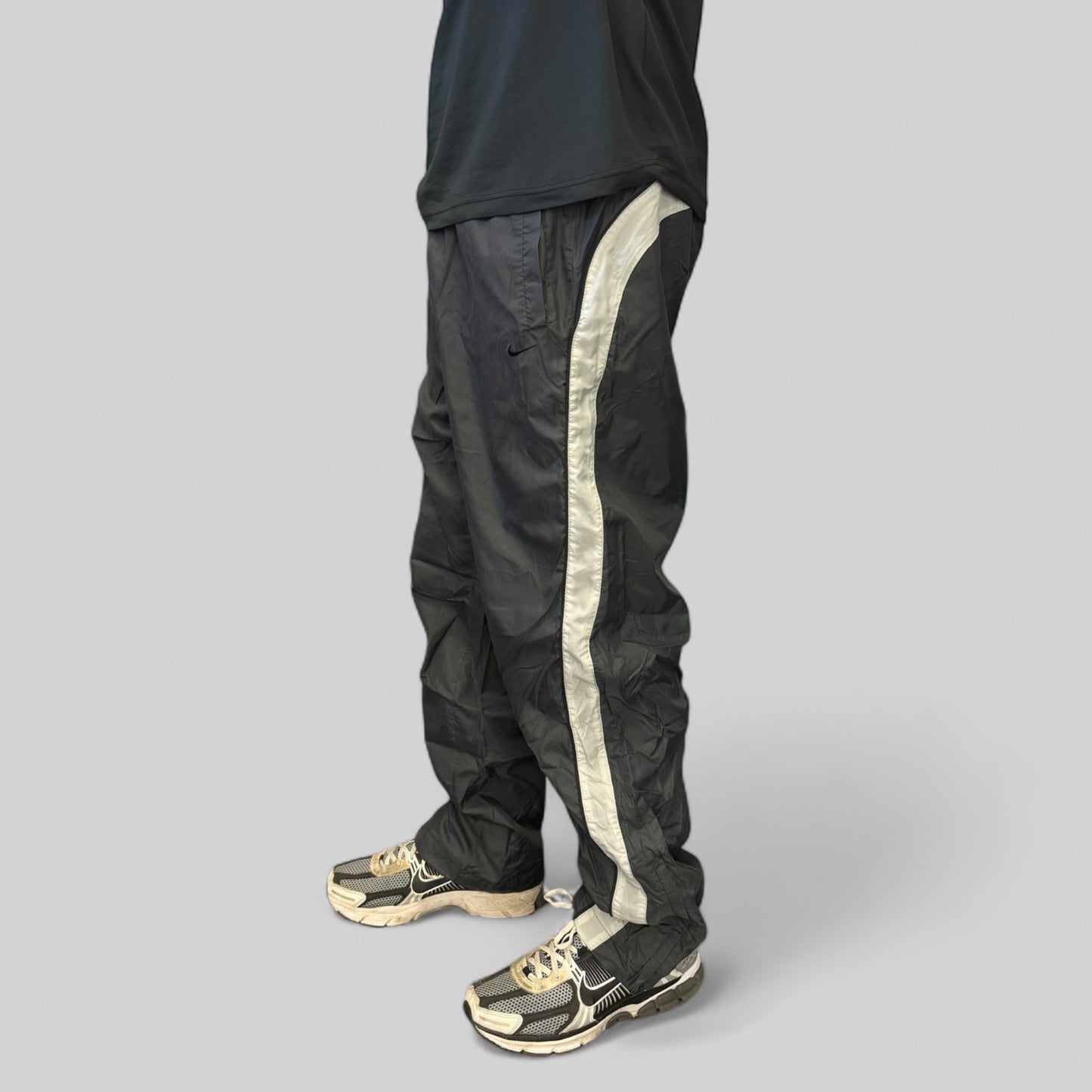 Vintage Nike baggy side stripe track pants (XL)