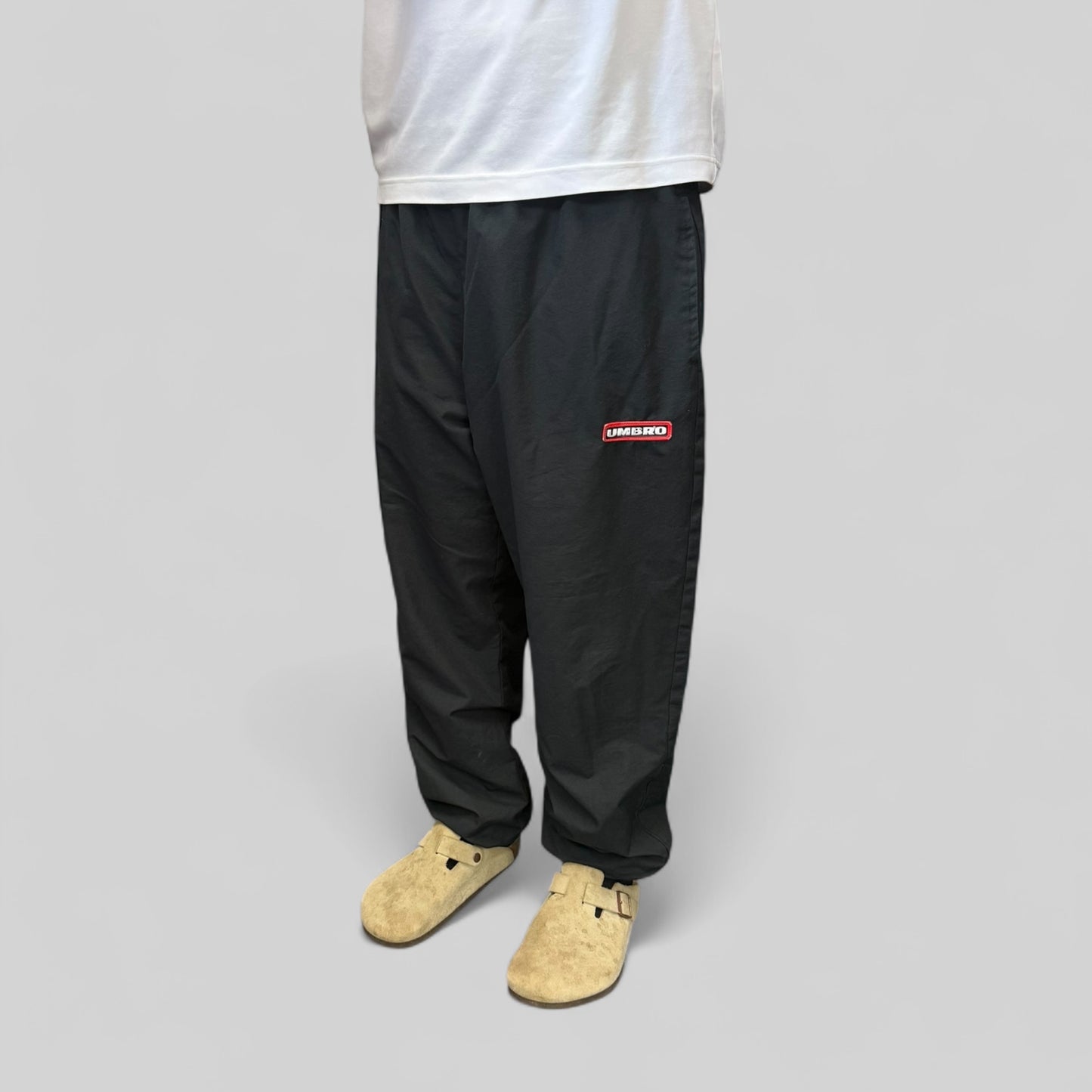 Vintage 90s Umbro baggy track pants (M)