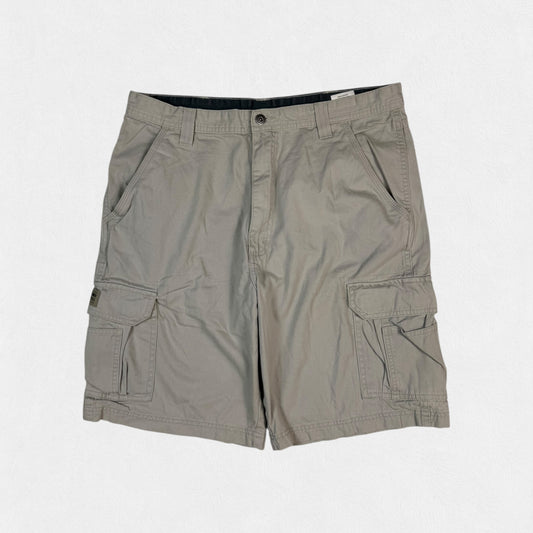 Wrangler baggy cargo shorts (W34)