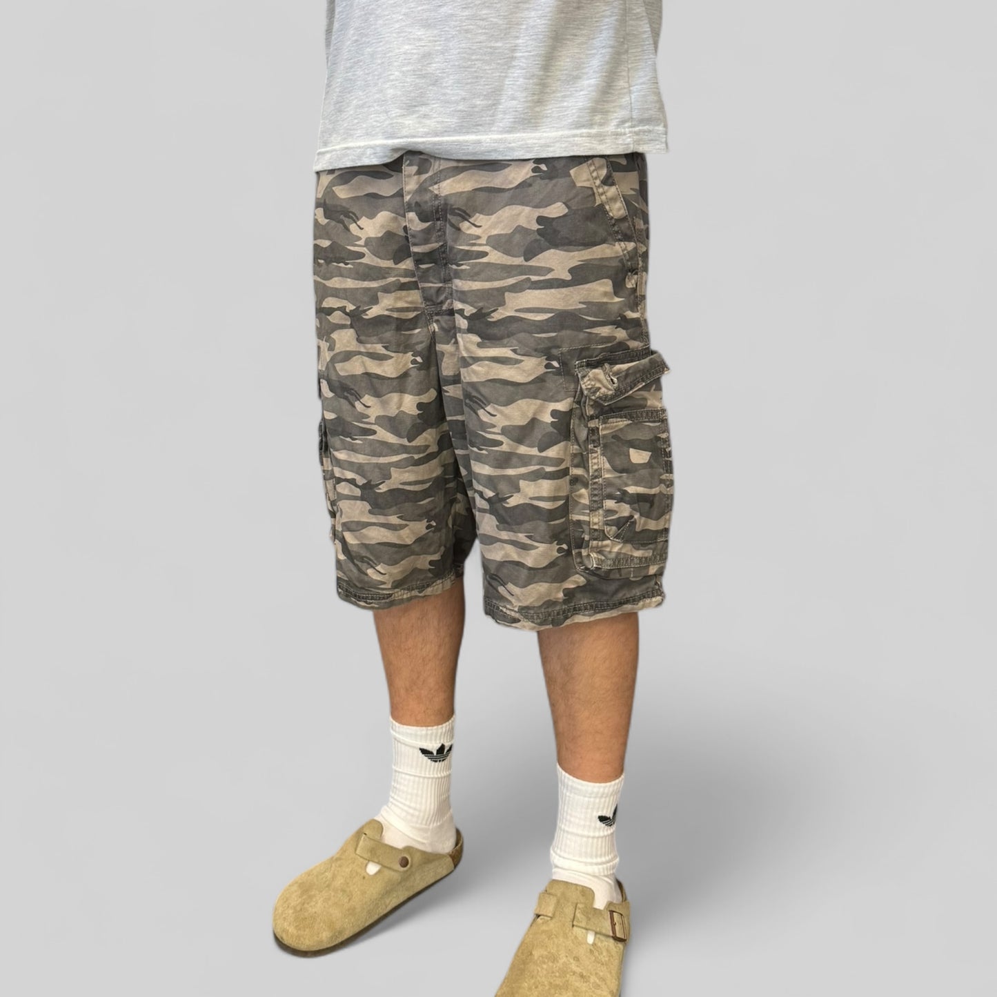 Lee baggy camouflage cargo shorts (W36)