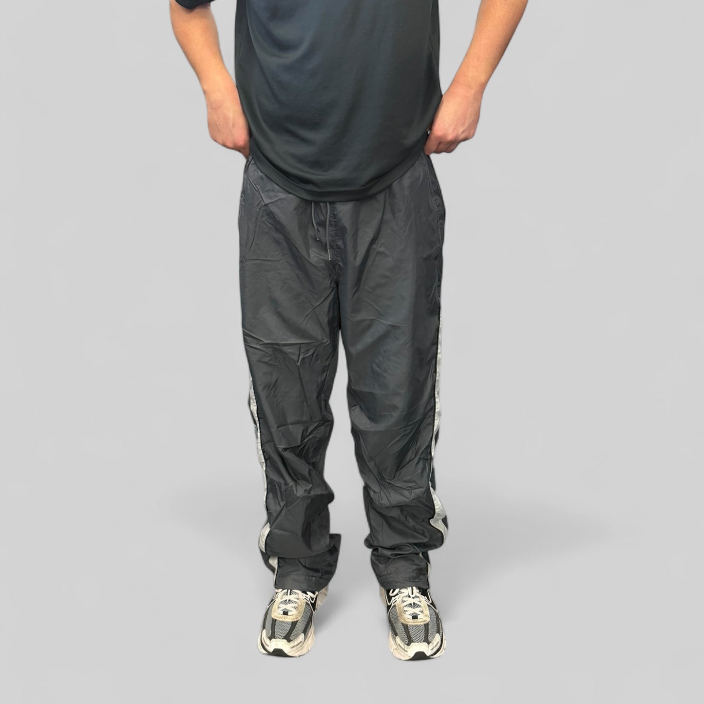 Vintage Nike baggy side stripe track pants (XL)