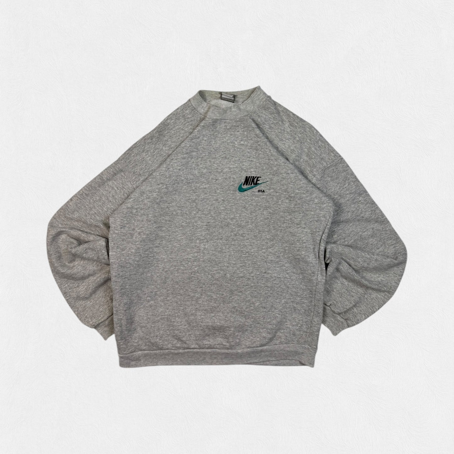 Vintage Nike small logo sweatshirt (L)