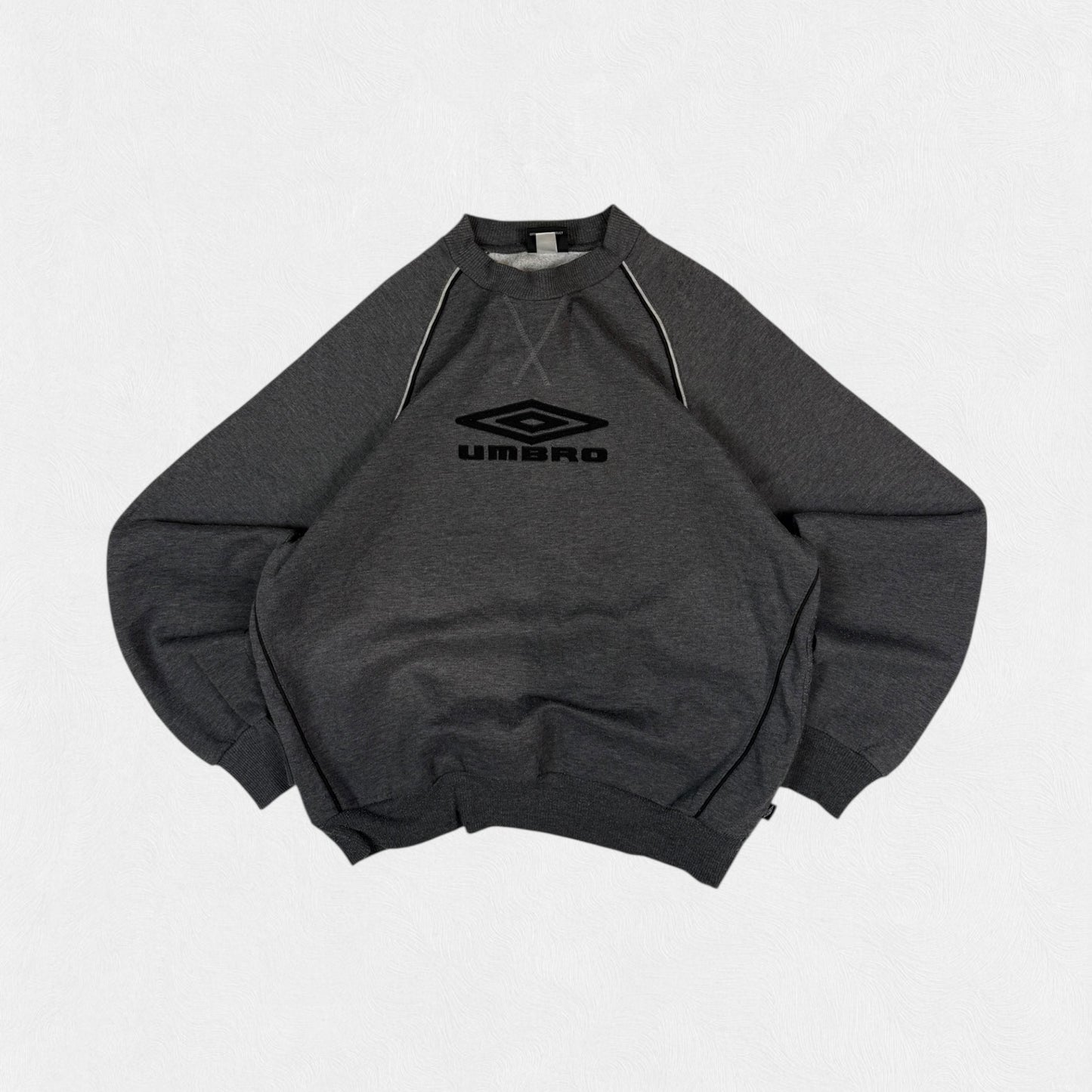 Vintage Umbro centre logo sweatshirt (M)