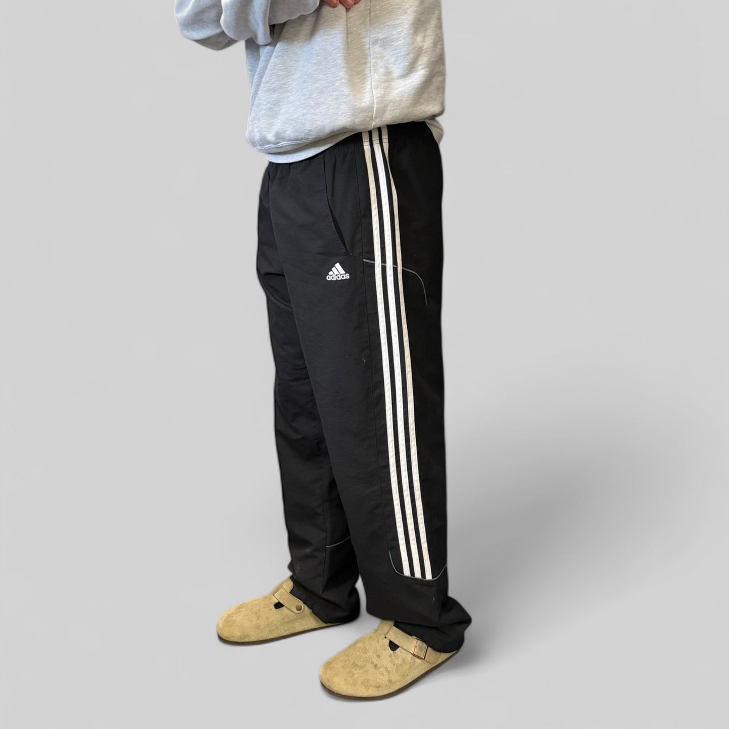 Vintage Adidas baggy track pants (L)