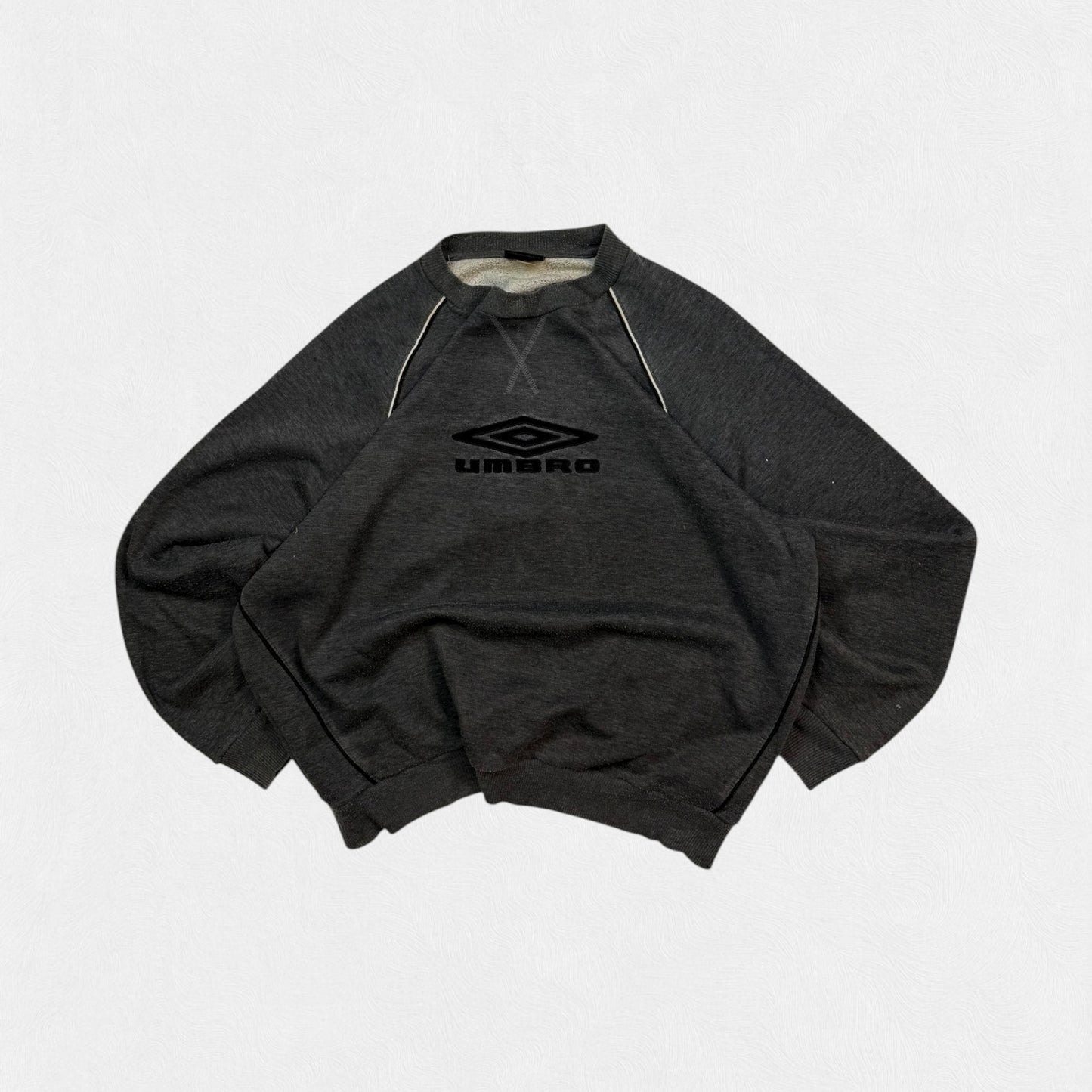 Vintage Umbro centre logo sweatshirt (L)