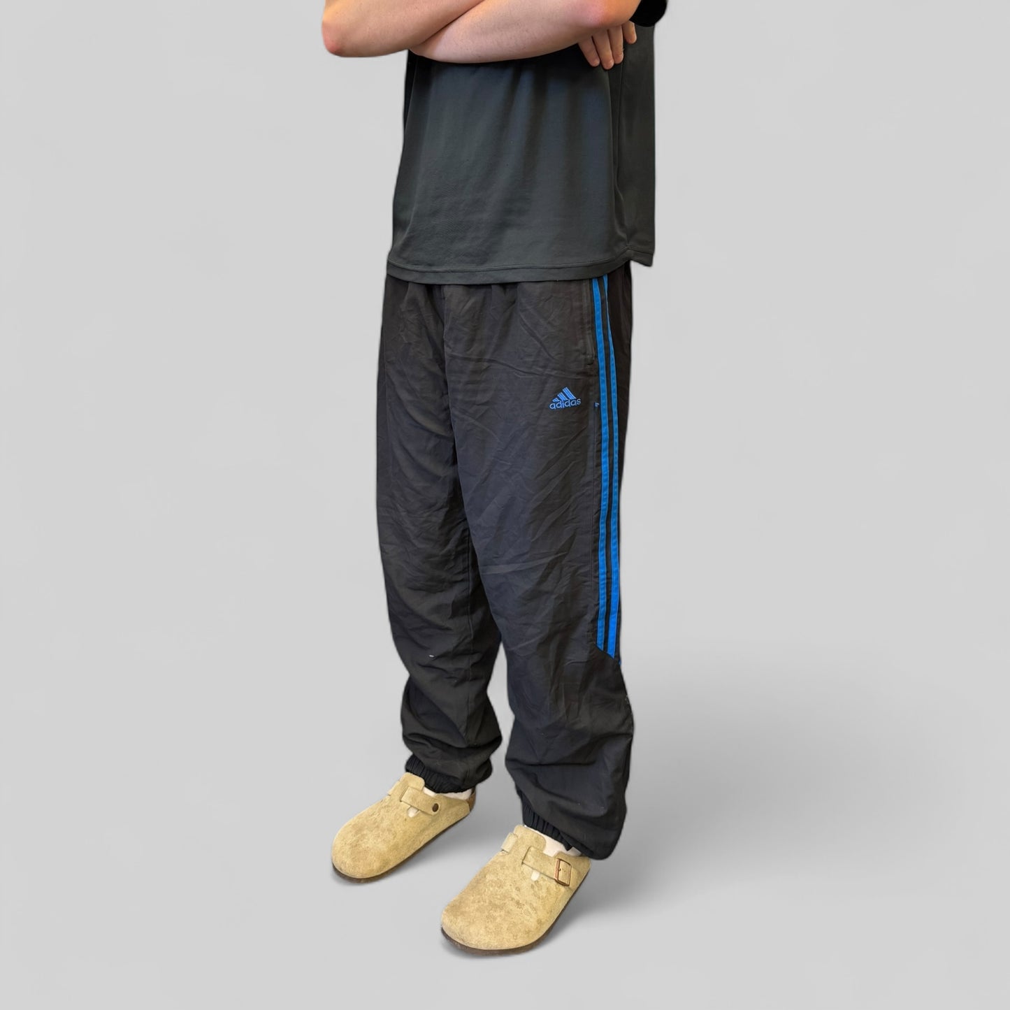 Vintage Adidas side stripe baggy track pants (L)