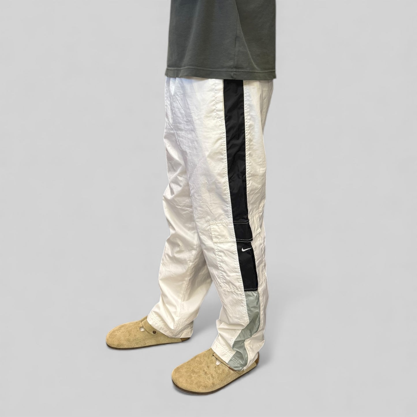 Vintage 90s Nike side stripe baggy track pants (M)