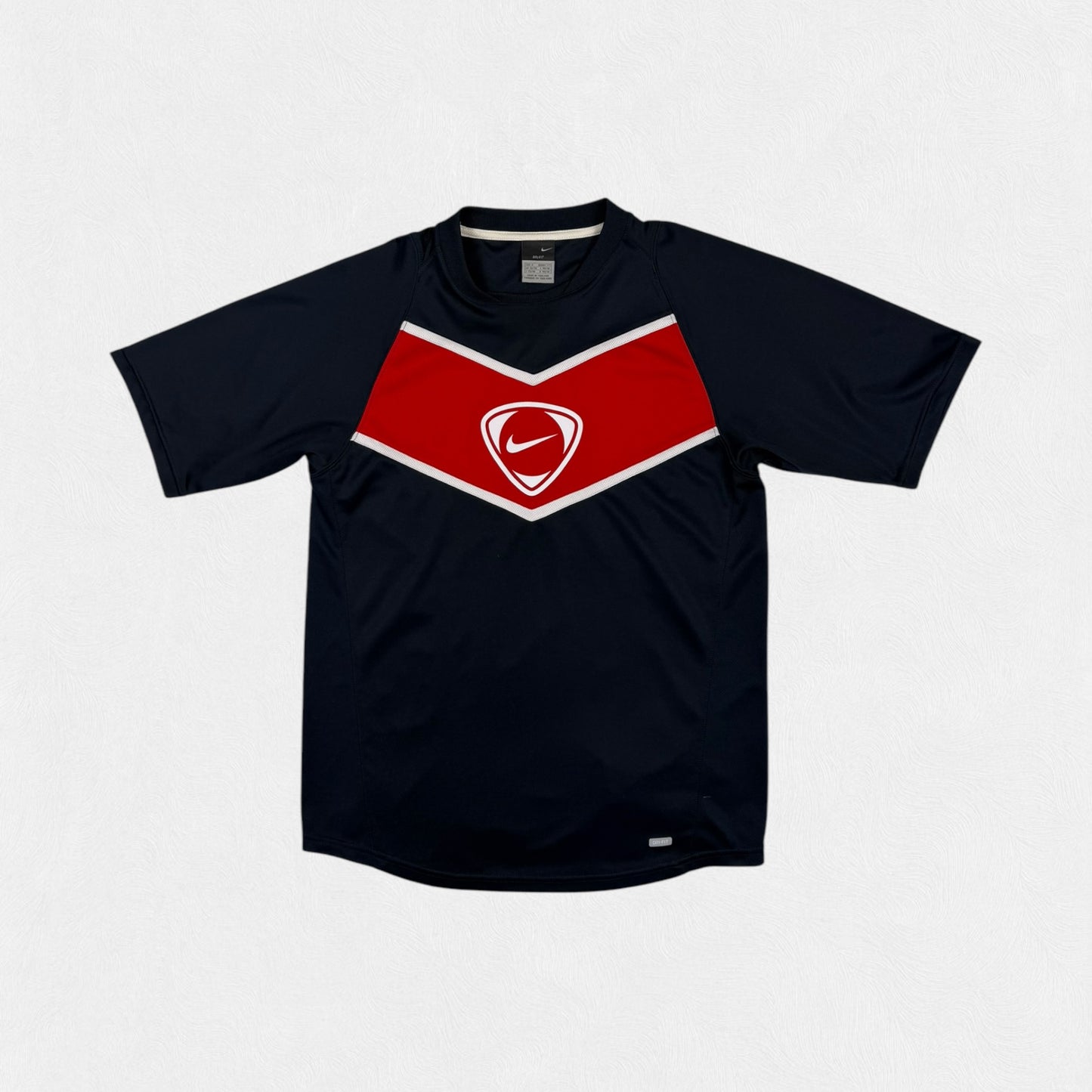 Vintage Nike shield football tee (S)