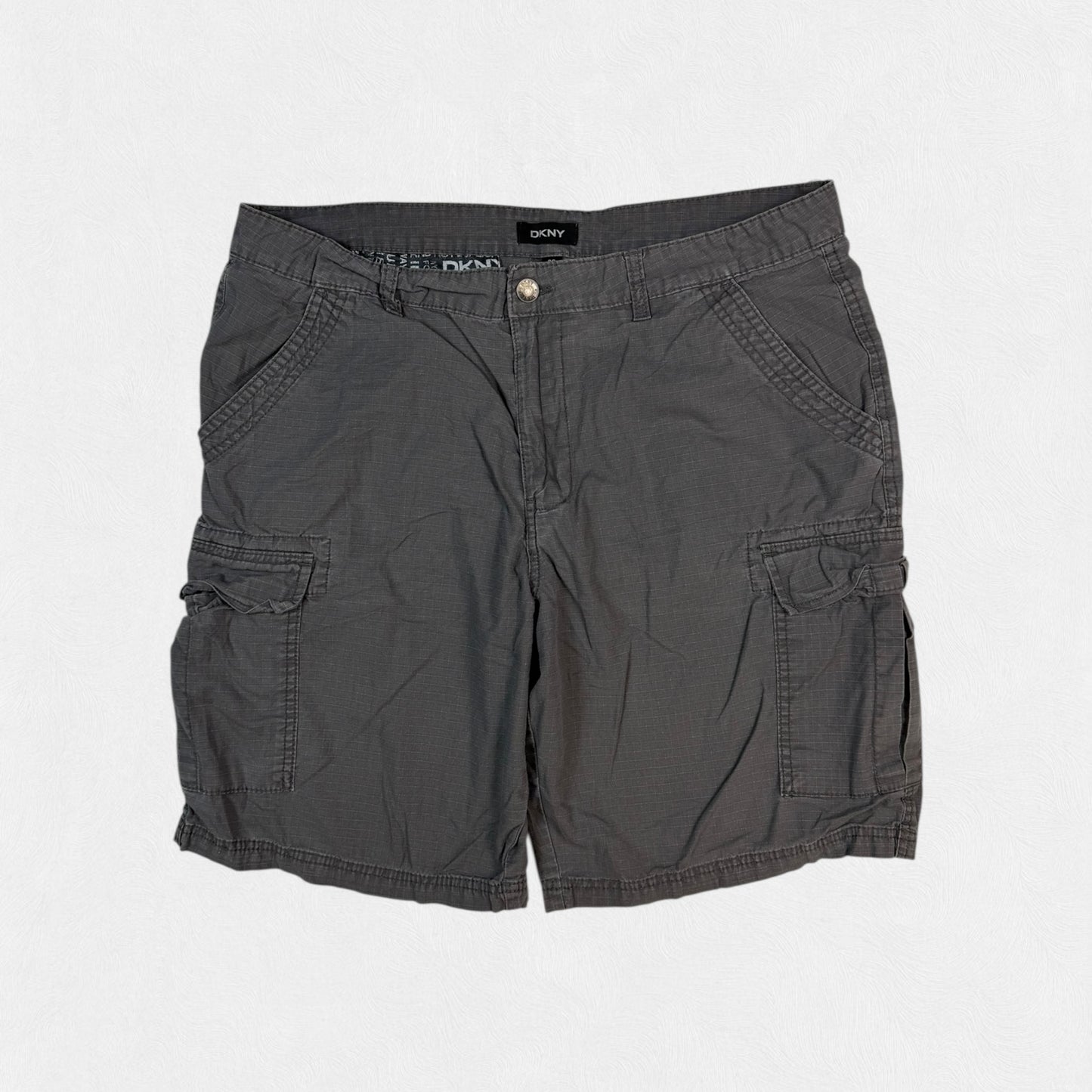 DKNY baggy cargo shorts (W36)