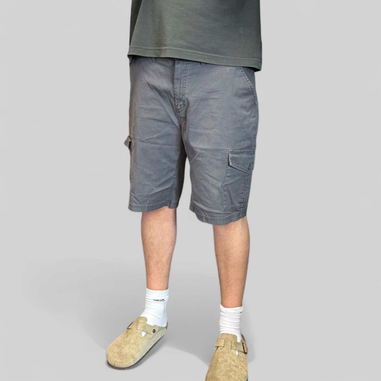 Oakley baggy cargo shorts (W36)