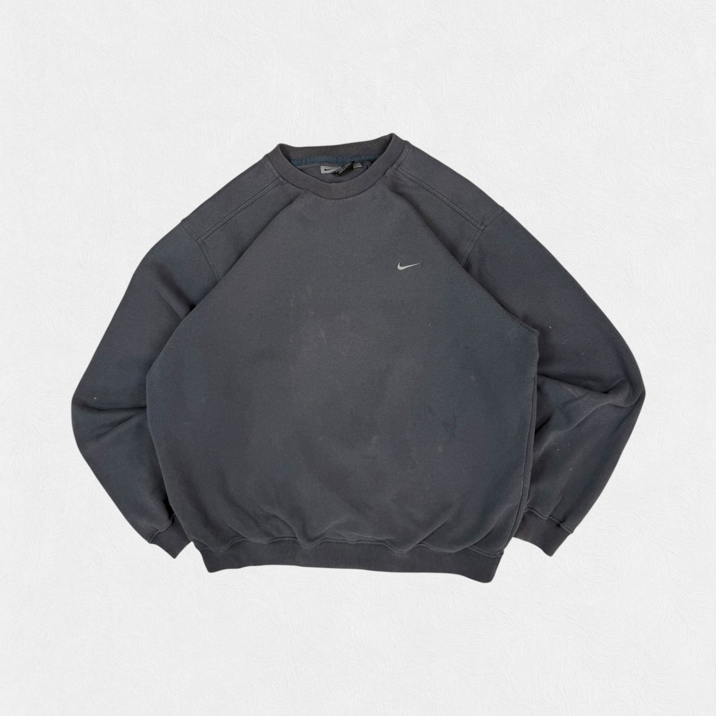 Vintage Nike mini swoosh sweatshirt (M)