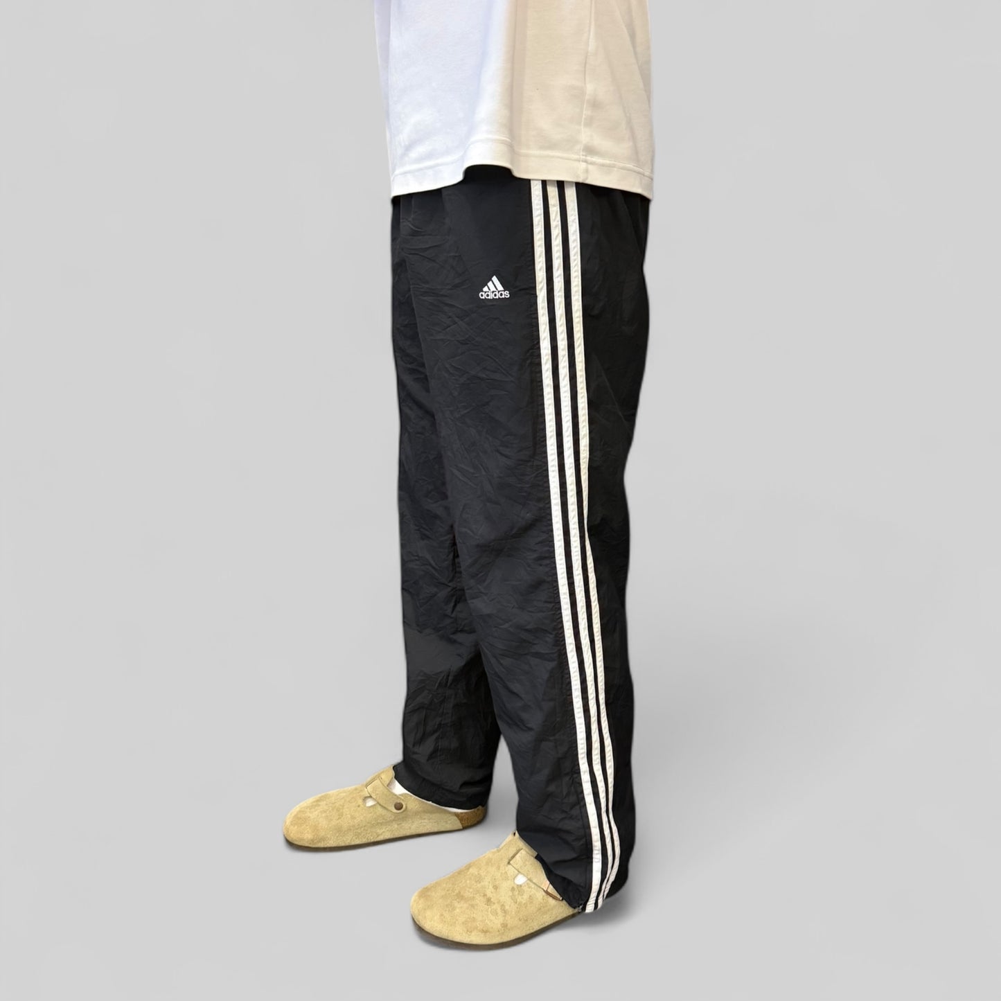 Vintage Adidas baggy side stripe track pants (M)