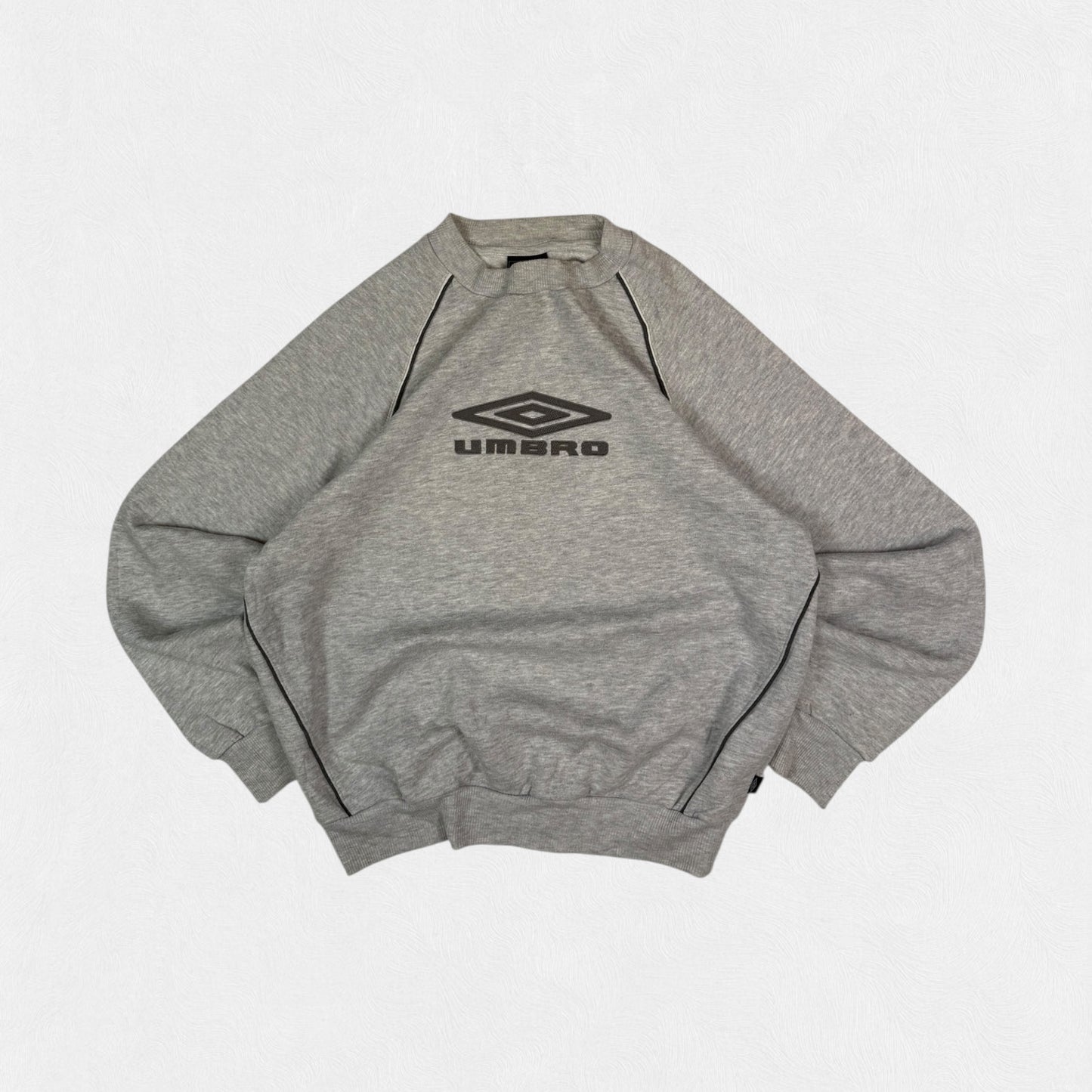Vintage Umbro centre logo sweatshirt (M)