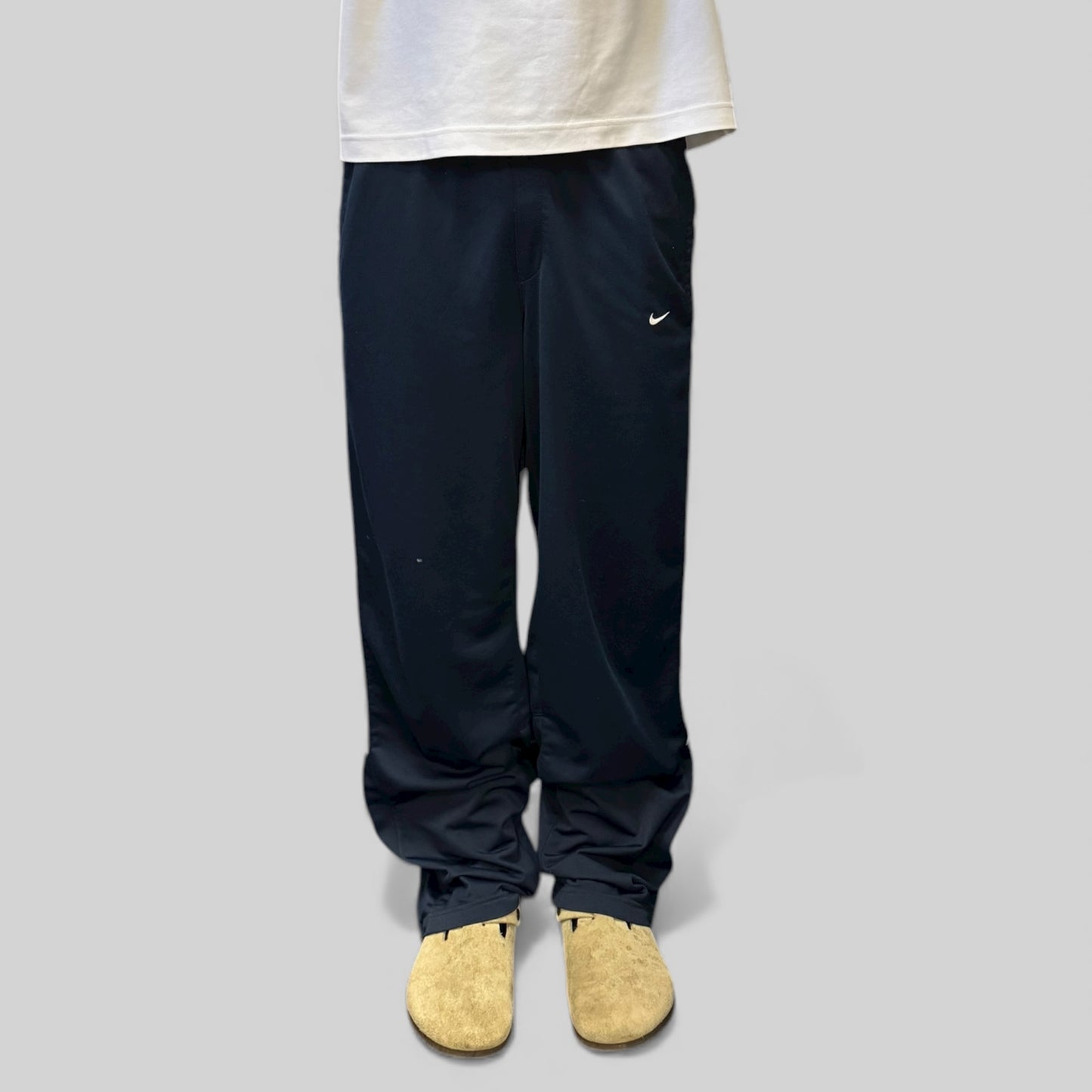 Vintage Nike side stripe baggy track pants (M)