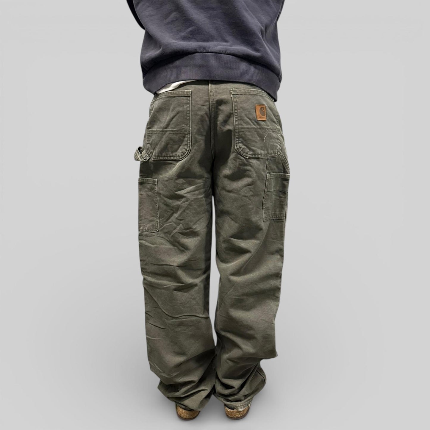 Vintage Carhartt baggy carpenter pants (W32)