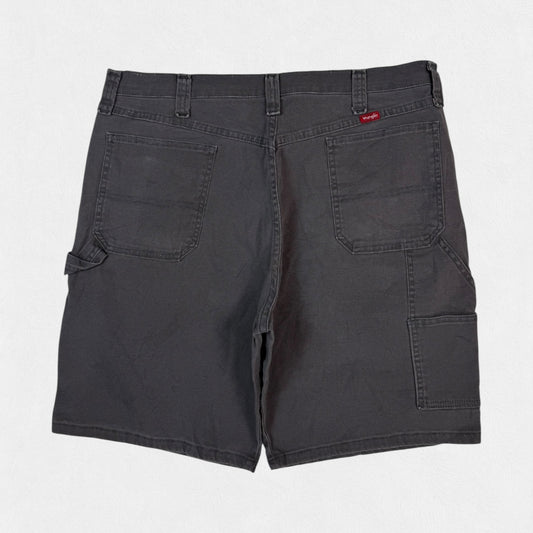 Wrangler baggy carpenter shorts (W36)