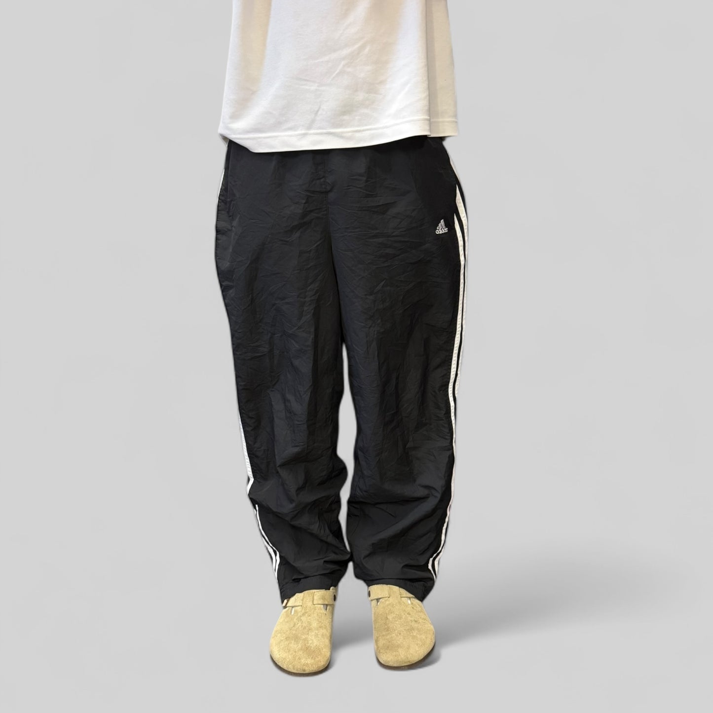 Vintage Adidas baggy side stripe track pants (M)