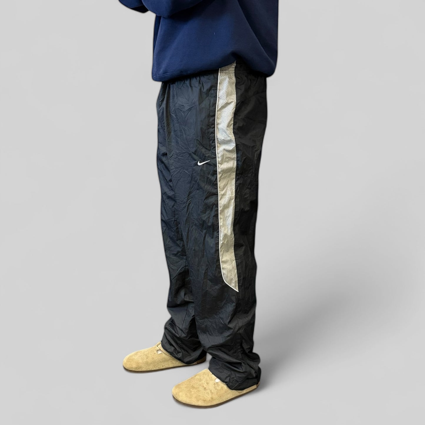 Vintage Nike side stripe baggy track pants (L)