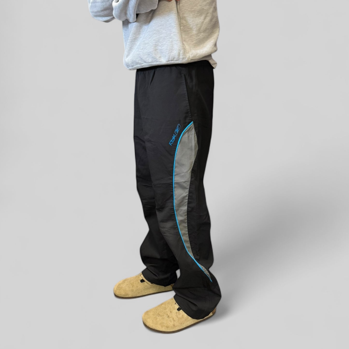 Vintage Reebok baggy track pants (M)