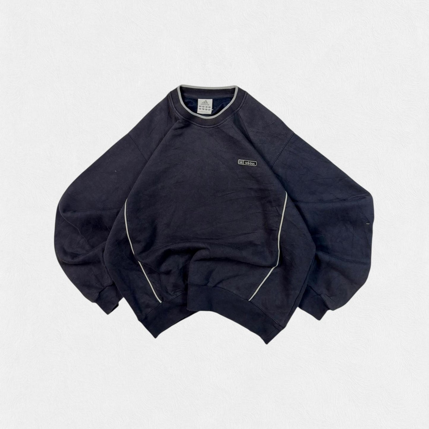 Vintage Adidas small logo sweatshirt (L)