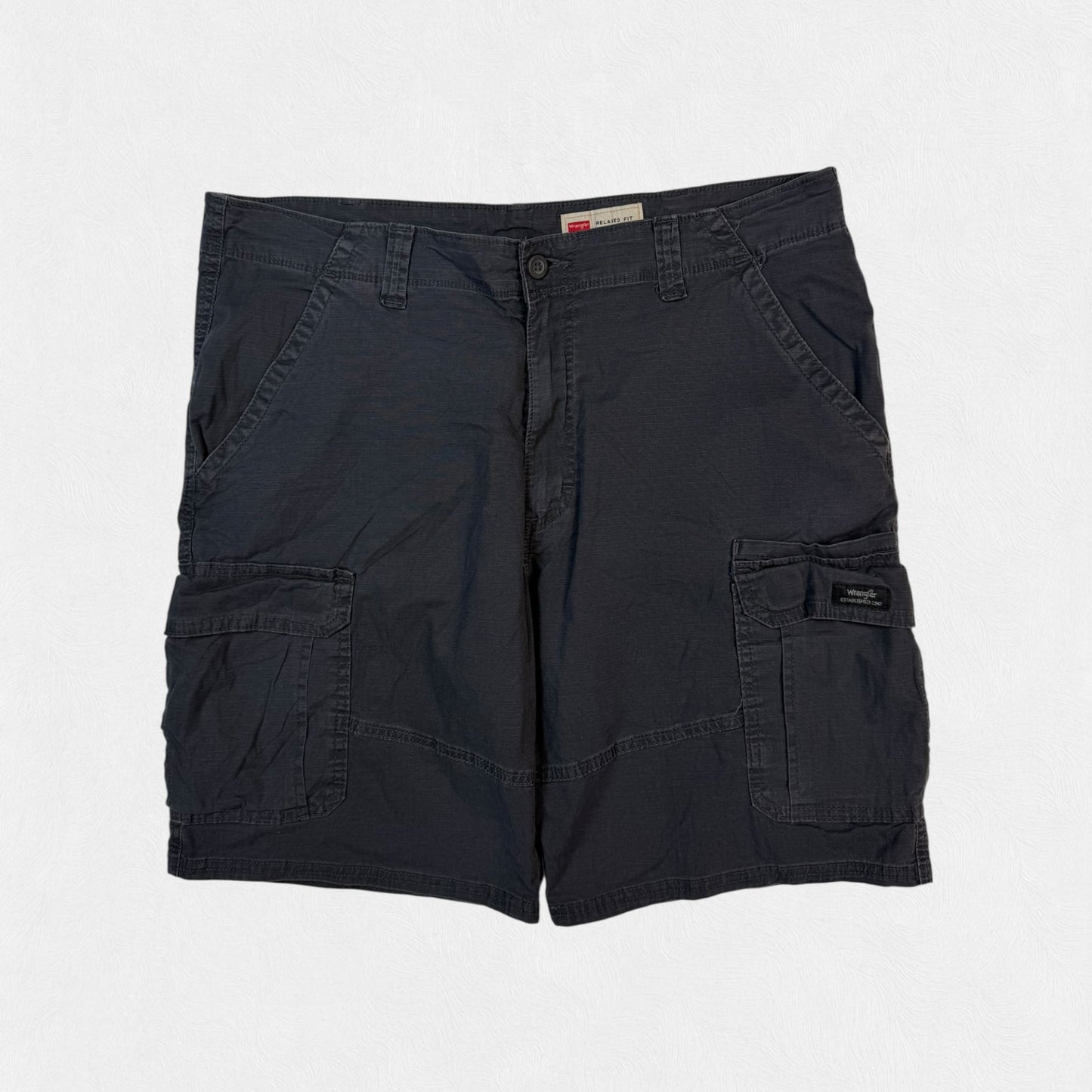 Vintage Wrangler baggy cargo shorts (W36)