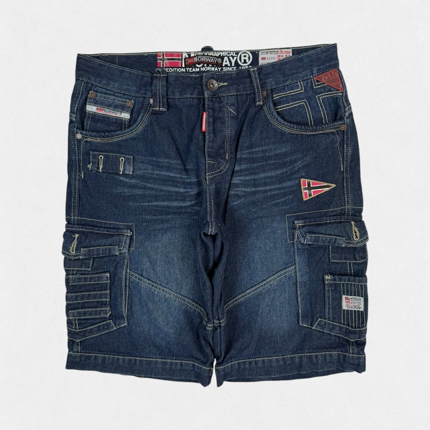 Vintage Norway baggy cargo jorts (W36)