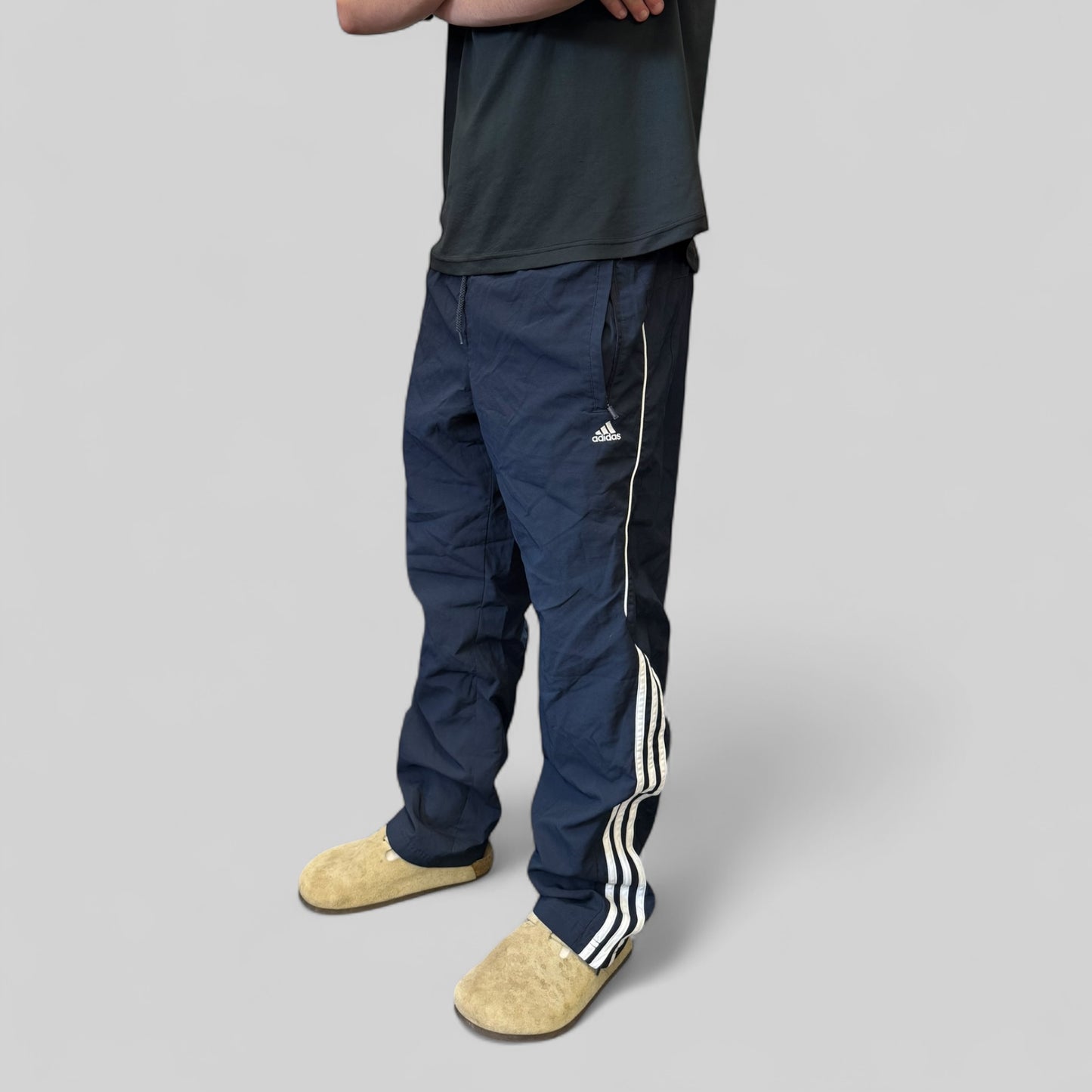 Vintage Adidas baggy track pants (M)