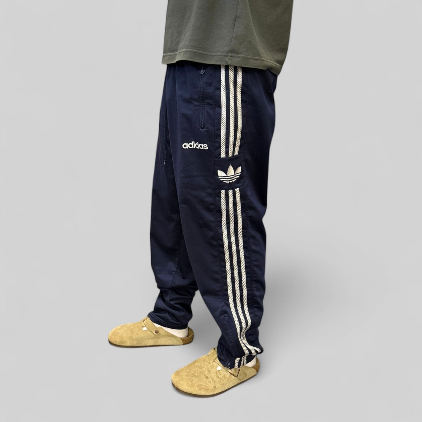 Vintage Adidas originals baggy track pants (L)