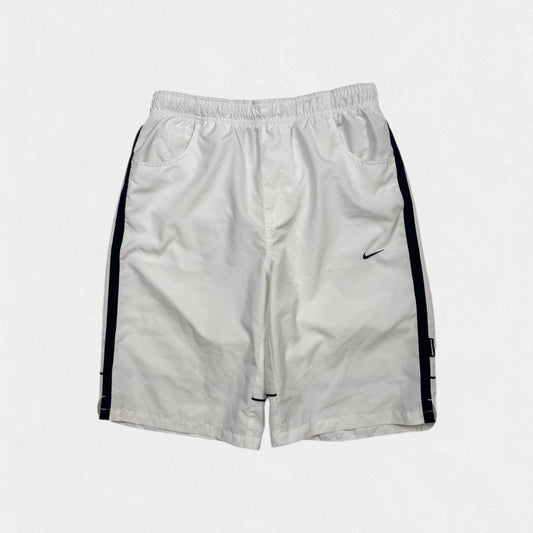 Vintage Nike side stripe baggy sport shorts (M)