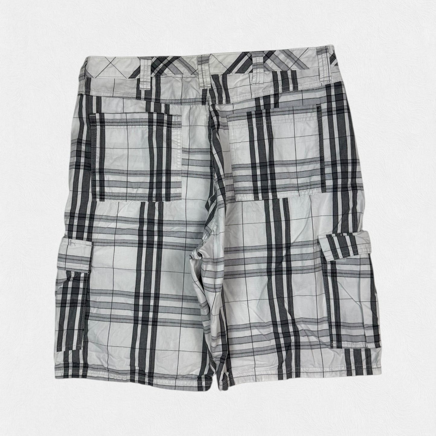 Wrangler baggy checkered cargo shorts (W36)