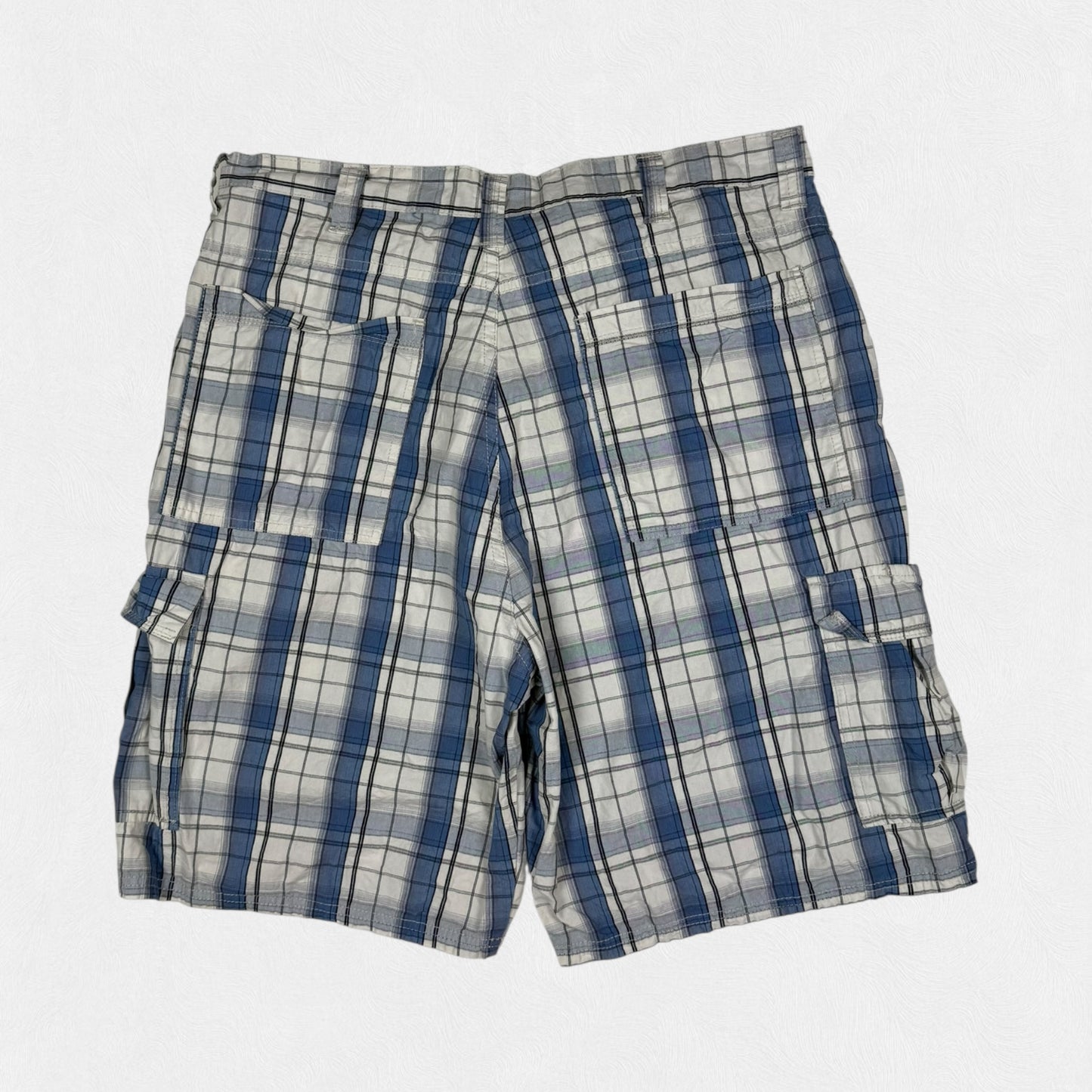 Vintage Wrangler baggy checkered cargo shorts (W38)