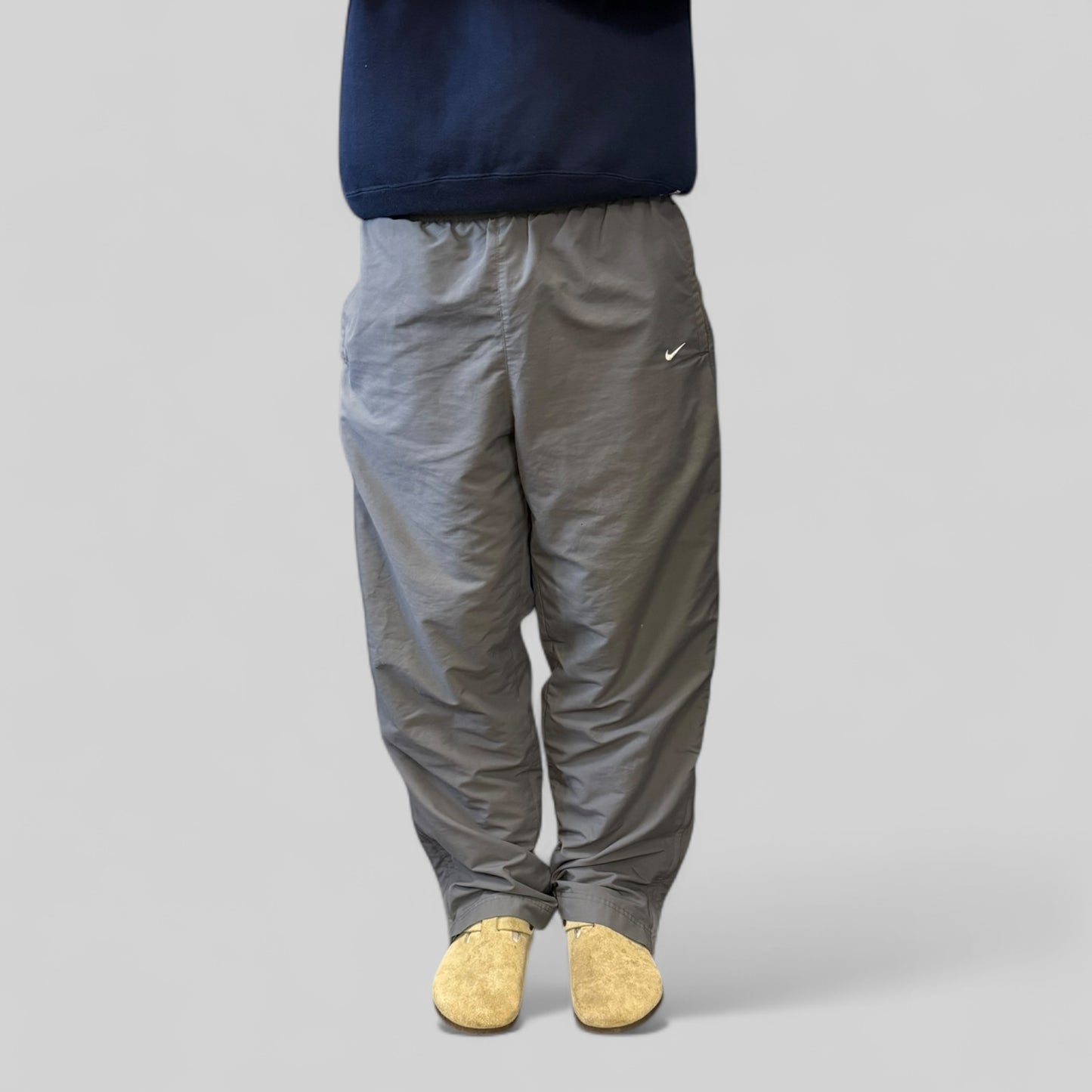 Vintage Nike mini swoosh baggy track pants (M)