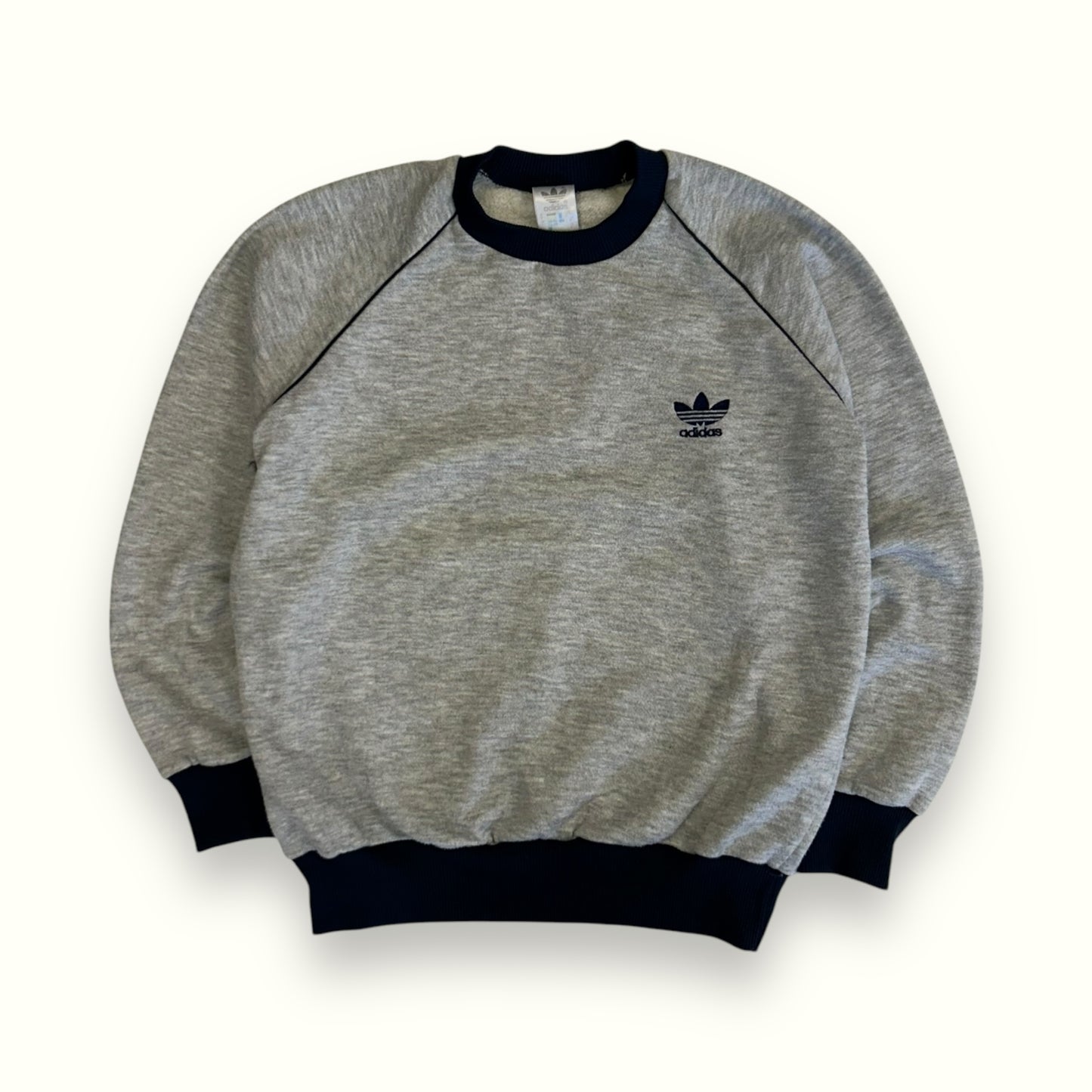 Vintage 90s Adidas originals small logo sweatshirt (M)