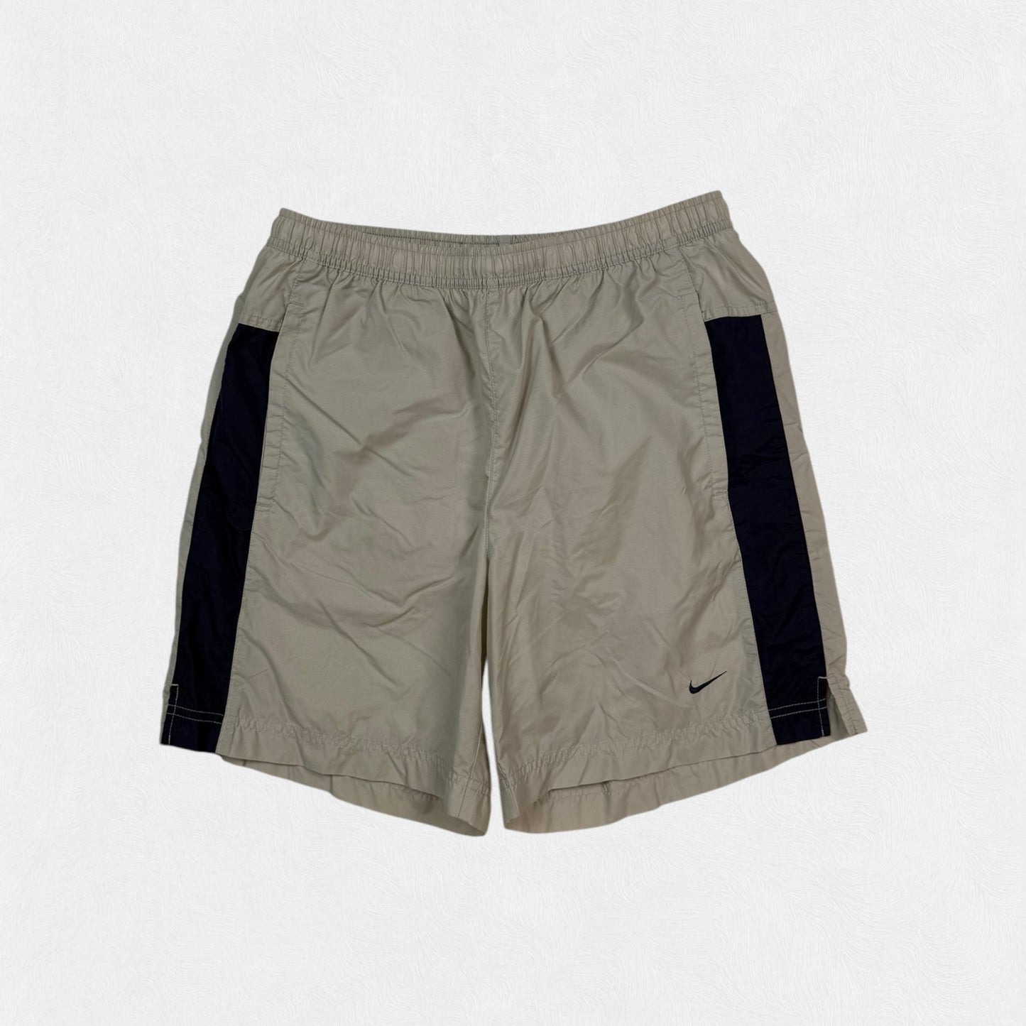 Vintage 90s Nike side stripe sport shorts (M)