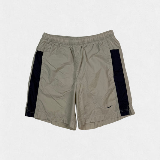 Vintage 90s Nike side stripe sport shorts (M)