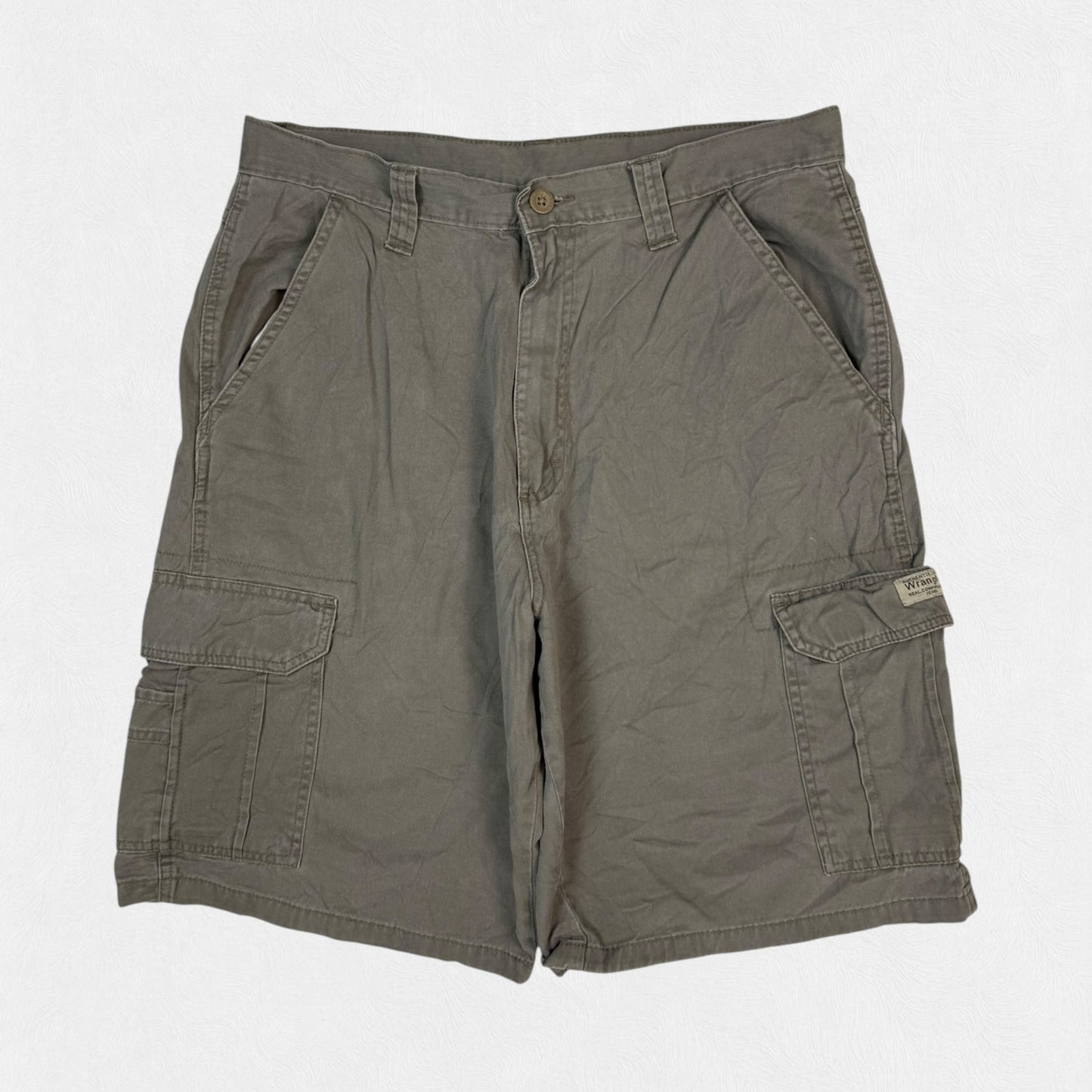 Vintage Wrangler baggy cargo shorts (W33)