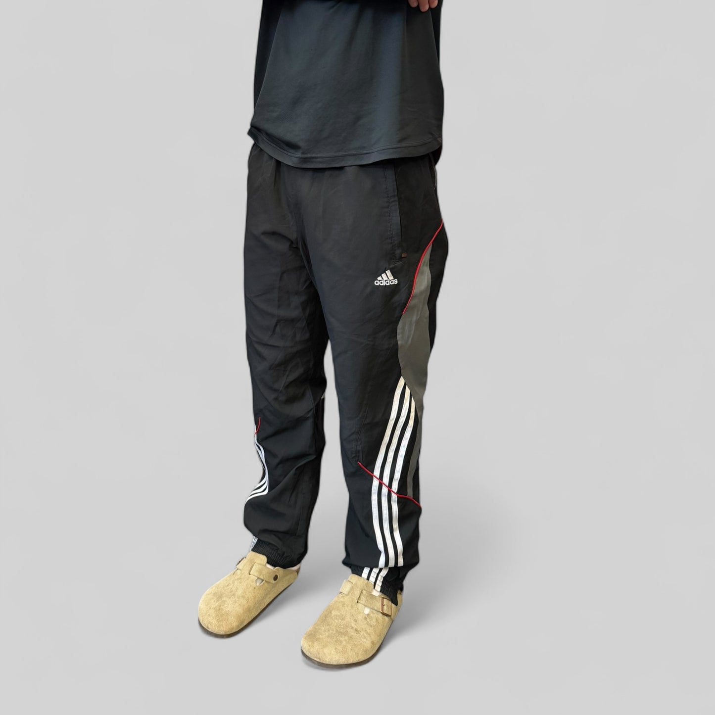 Vintage Adidas baggy track pants (M)