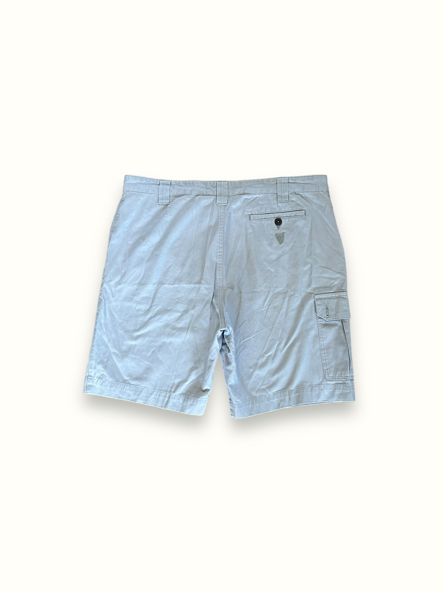 Guinness cargo shorts (W42)