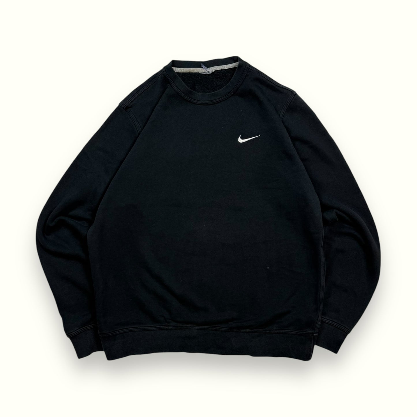 Nike mini swoosh sweatshirt (M)